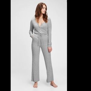 NWT  GAP Softspun Ribbed Jumpsuit sz S